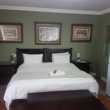 Izimbali Lodge And Restaurant Ermelo Buitenkant foto