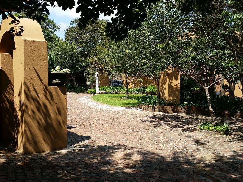 Izimbali Lodge And Restaurant Ermelo Buitenkant foto
